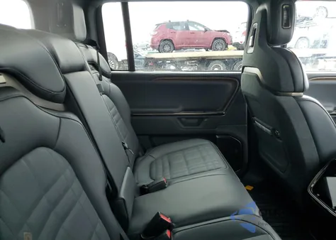 2025 Rivian R1S Premium z USA, uszkodzony, nr VIN 7PDSGCBP3SN059428